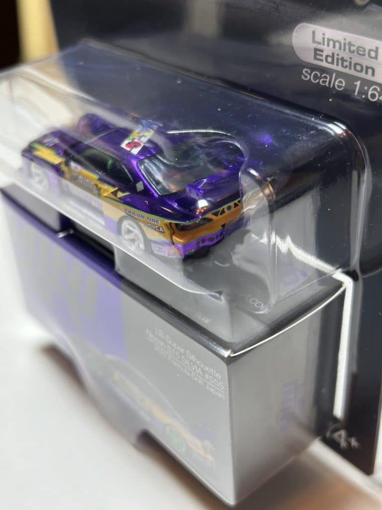 MINI GT No.576 Chase Car Nissan S15 SILVIA LB-Super Silhouette #555 2022 Formula Drift Japan RHD / pcs USA Blister Packaging MGT00576-MJC