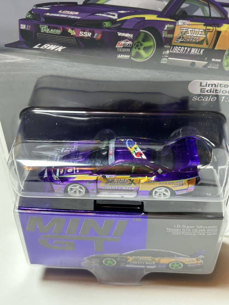 MINI GT No.576 Chase Car Nissan S15 SILVIA LB-Super Silhouette #555 2022 Formula Drift Japan RHD / pcs USA Blister Packaging MGT00576-MJC