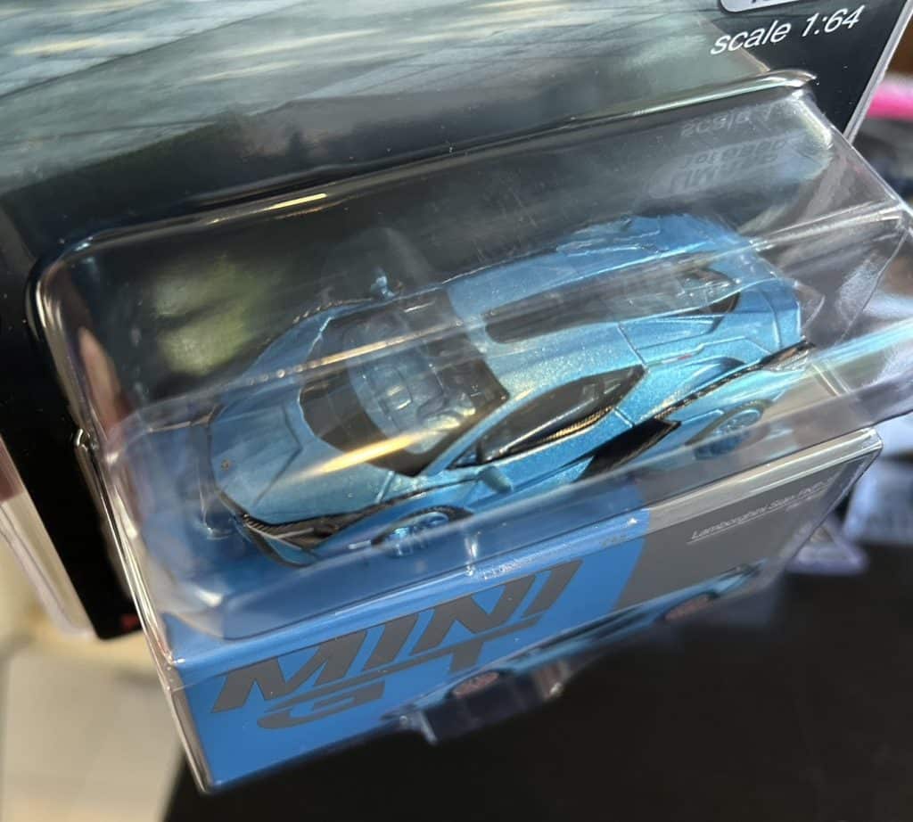MINI GT No.573 Chase Car Lamborghini Sián FKP 37 Blu Aegir LHD / USA Blister Packaging MGT00573-MJC