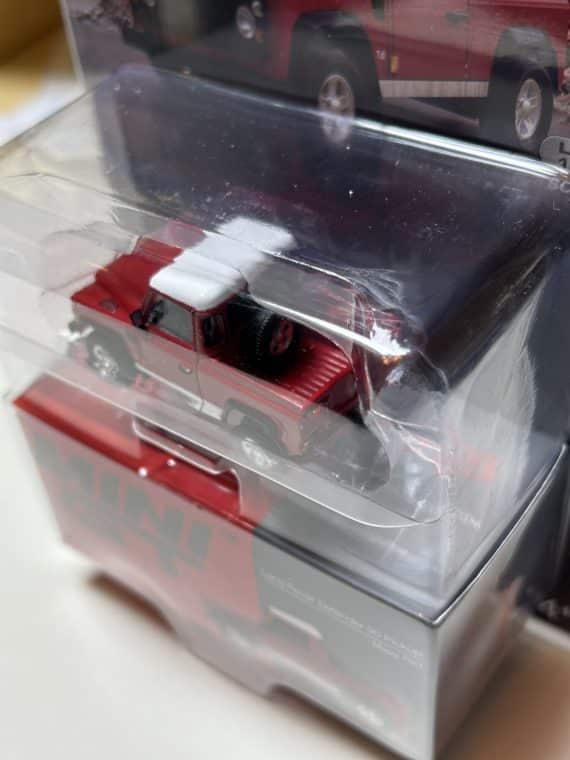 MINI GT No.323 Land Rover Defender 90 Pickup Masai Red LHD / USA Blister Packaging MGT00323-MJ