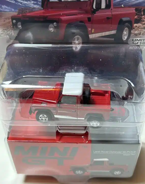 MINI GT No.323 Land Rover Defender 90 Pickup Masai Red LHD / USA Blister Packaging MGT00323-MJ