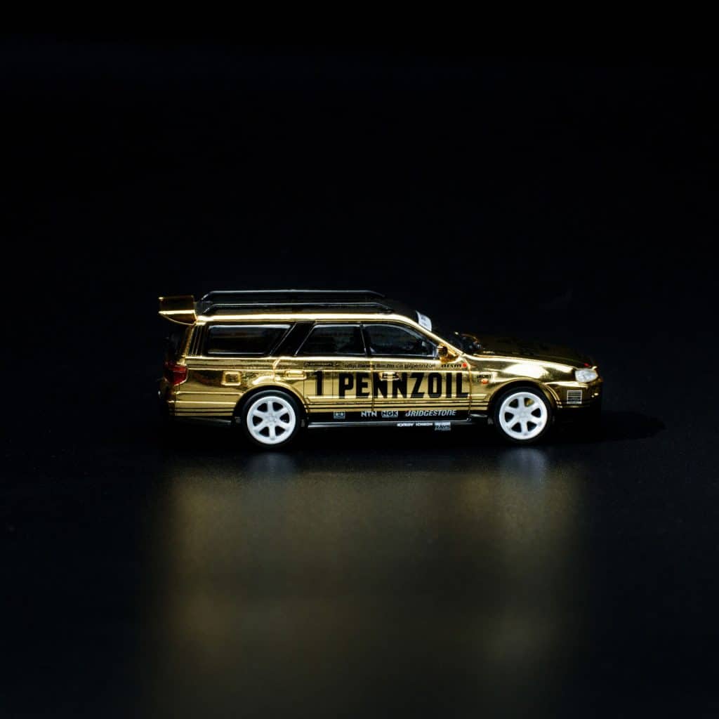 POP RACE 1/64 Nissan Stagea RHD (Right Hand Drive) #1 "Pennzoil" Gold Chrome with Carbon Top PR64-57