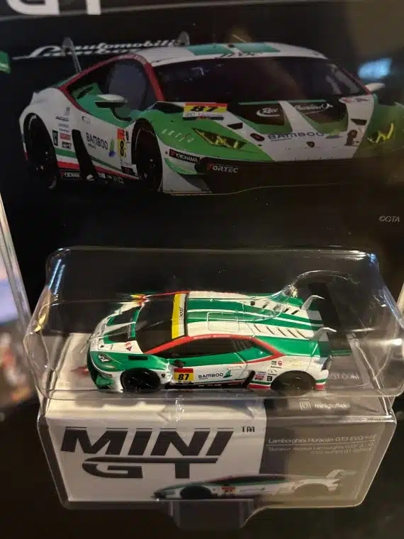 Lamborghini Huracán GT3 EVO2 #87 "Bamboo Airways Lamborghini GT3"