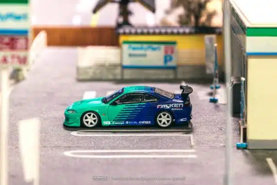 Tarmac Works 1/64 GLOBAL64 VERTEX Nissan Silvia S15 FALKEN T64G-023-FA