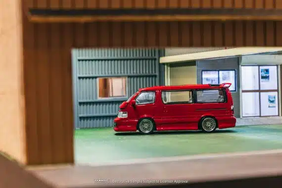 Tarmac Works 1/64 ROAD64 Toyota Hiace Wagon Custom Red T64R-078-RE