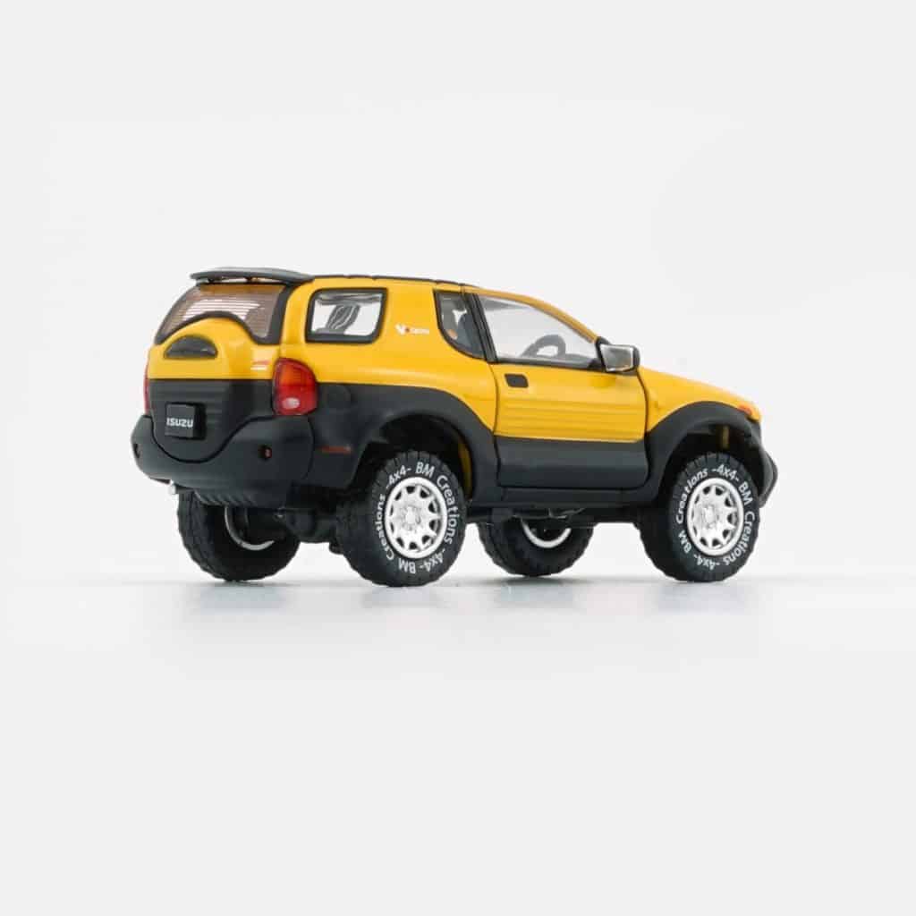 BM Creations 1/64 BMC Isuzu 1997-2001 Vehicross Yellwo RHD 64B0326