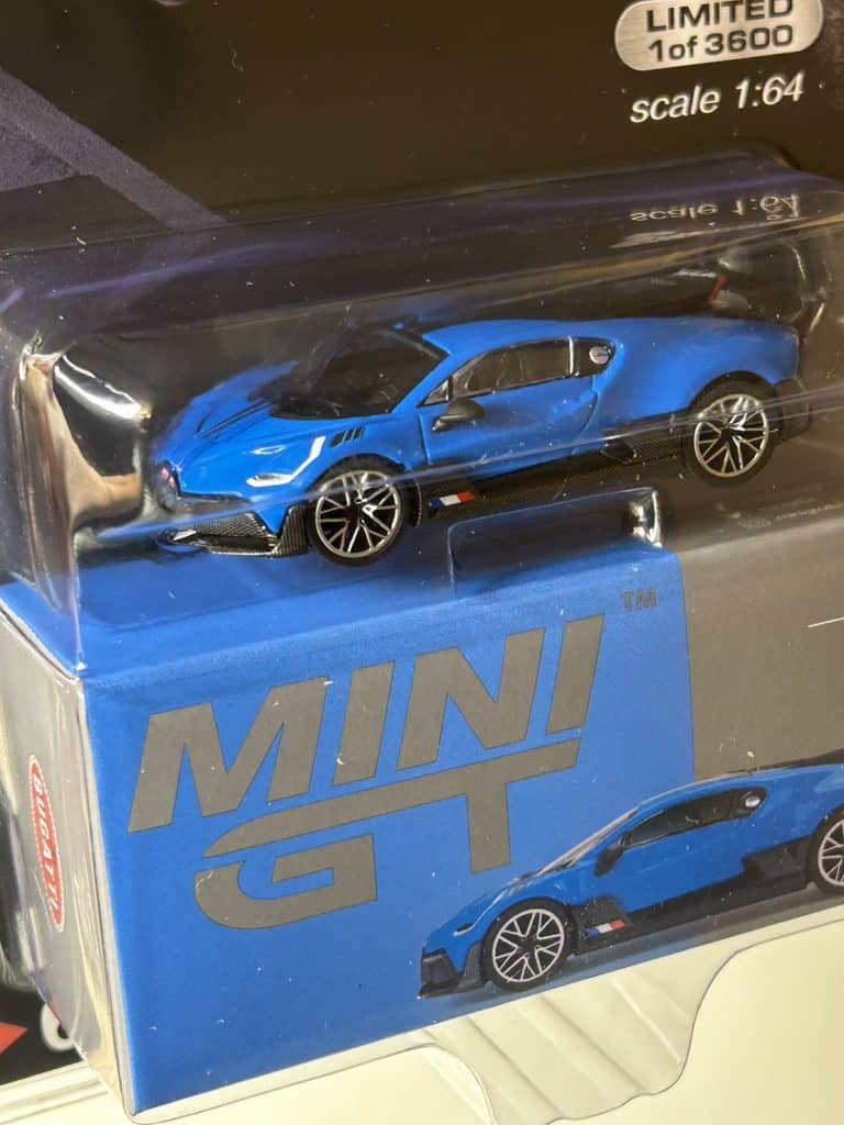 MINI GT No.601 Bugatti Divo Blu Bugatti LHD MGT00601-MJ Diecast model cars