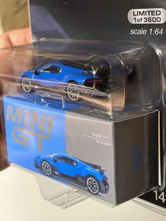 MINI GT No.601 Bugatti Divo Blu Bugatti LHD MGT00601-MJ Diecast model cars