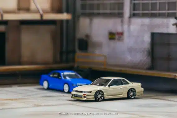 Tarmac Works 1/64 GLOBAL64 VERTEX Nissan Silvia S13 White / Gold T64G-025-WH