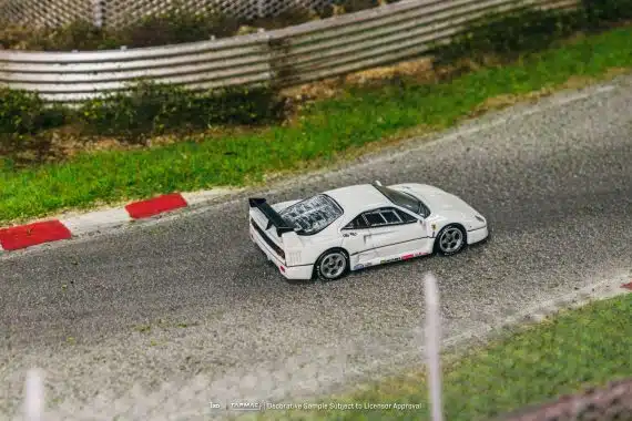Tarmac Works 1/64 ROAD64 Ferrari F40 Lightweight White T64R-076-WH