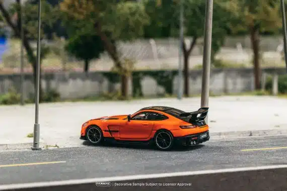 Tarmac Works 1/64 GLOBAL64 Mercedes-Benz AMG GT Black Series Orange T64G-042-OR