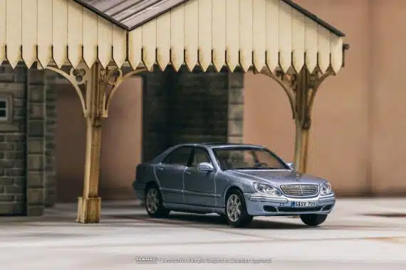 Tarmac Works 1/64 GLOBAL64 Mercedes-Benz S-Class Horizon Blue Metallic T64G-072-BL