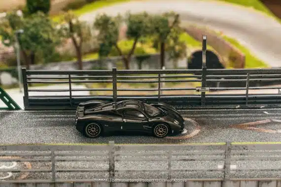 Tarmac Works 1/64 GLOBAL64 Pagani Utopia - CARBON FIBER EDITION Black Carbon Fiber T64G-TL055-BCF