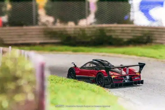 Tarmac Works 1/64 GLOBAL64 Pagani Zonda R Rosso Dubai T64G-TL015-RE