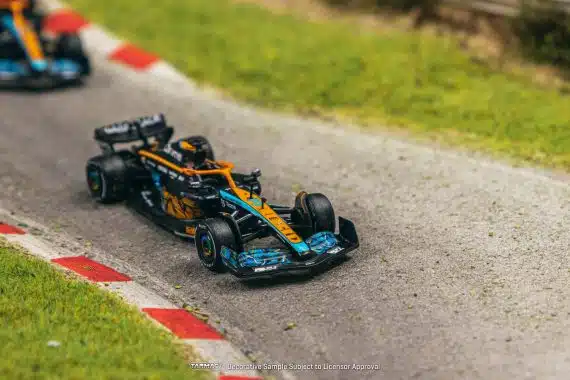 Tarmac Works 1/64 GLOBAL64 McLaren MCL36 Abu Dhabi Grand Prix 2022 Daniel Ricciardo T64G-F041-DR3