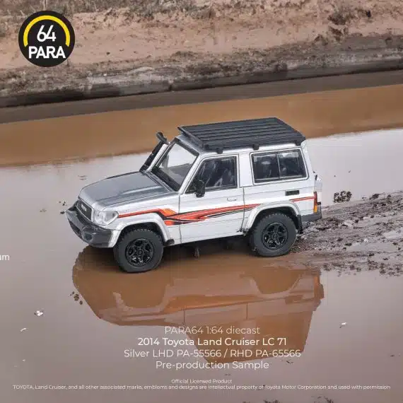 PARA64 1:64 2014 Toyota Land Cruiser LC 71 Silver PA-65566