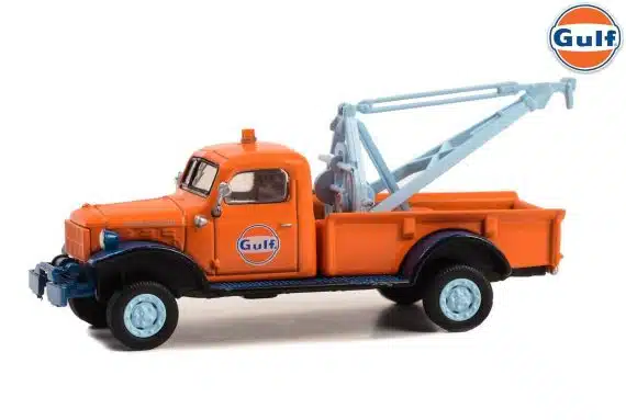 Greenlight 1/64 Gulf Special Edition Series 2 - 1947 Dodge Power Wagon Wrecker 41145-A