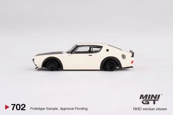 MINI GT No.702 Nissan Skyline Kenmeri Liberty Walk White MGT00702