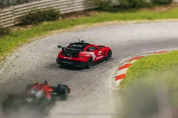Tarmac Works 1/64 GLOBAL64 Mercedes-Benz AMG GT Black Series Safety Car T64G-042-SC