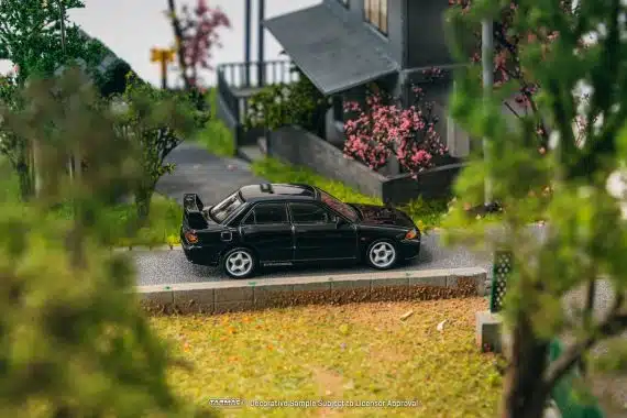 Tarmac Works 1/64 GLOBAL64 Mitsubishi Lancer GSR Evolution III Black T64G-050-BK