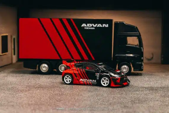 Tarmac Works 1/64 HOBBY64 Pandem Yaris ADVAN T64-080-ADV