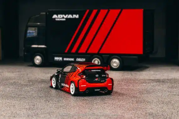 Tarmac Works 1/64 HOBBY64 Pandem Yaris ADVAN T64-080-ADV