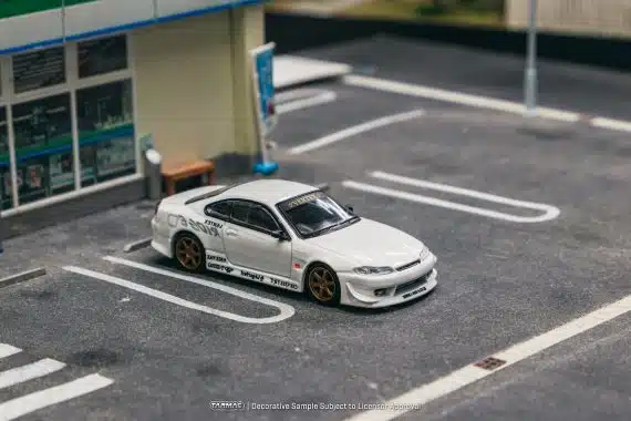 Tarmac Works 1/64 GLOBAL64 VERTEX Nissan Silvia S15 White Metallic T64G-023-WH