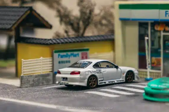 Tarmac Works 1/64 GLOBAL64 VERTEX Nissan Silvia S15 White Metallic T64G-023-WH