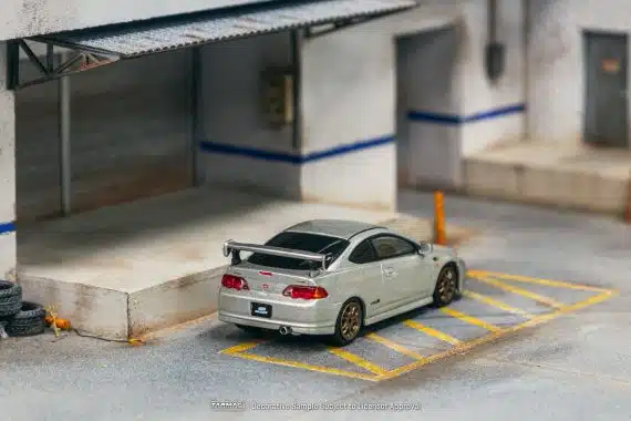 Tarmac Works 1/64 ROAD64 Honda Integra TYPE R DC5 MUGEN Silver T64R-TL022-SL