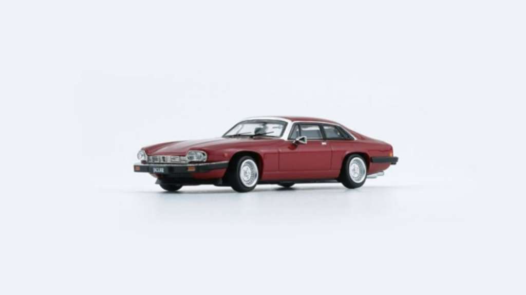 BMC Jaguar XJ-S Regency Red