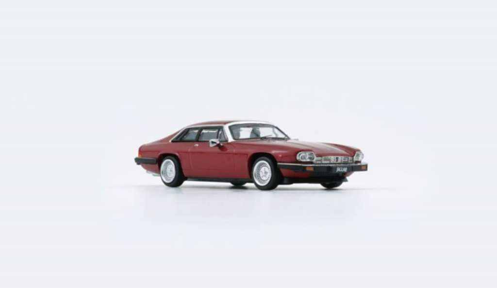 BMC Jaguar XJ-S Regency Red