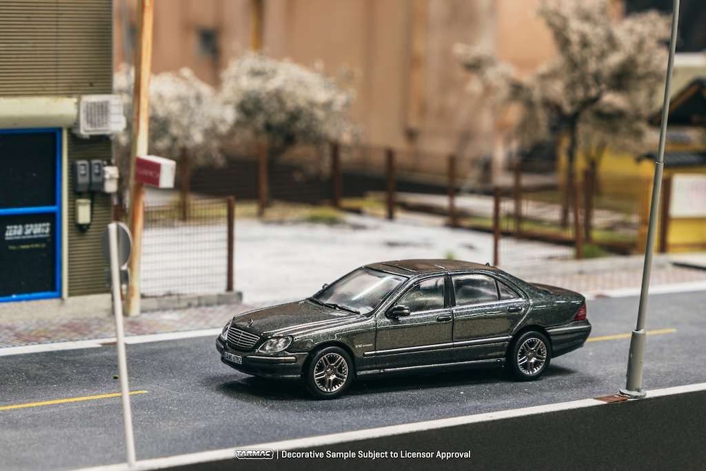 Tarmac Works 1/64 GLOBAL64 Mercedes-Benz S 65 AMG Tectite Grey Metallic T64G-072-GY