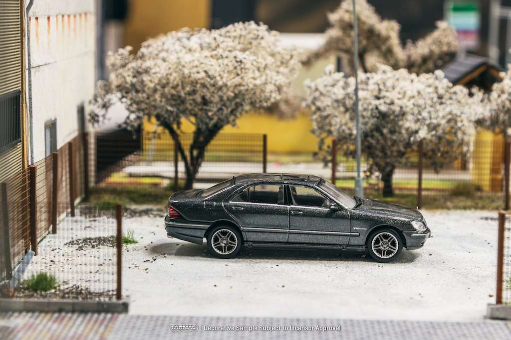 Tarmac Works 1/64 GLOBAL64 Mercedes-Benz S 65 AMG Tectite Grey Metallic T64G-072-GY