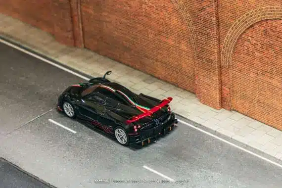Tarmac Works 1/64 GLOBAL64 Pagani Imola Nero Oro T64G-TL046-BK