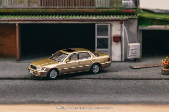 Lexus LS400 Champagne Beige