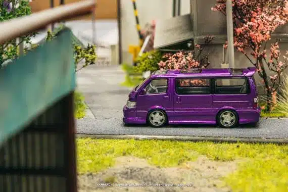 Toyota Hiace Wagon Custom Purple