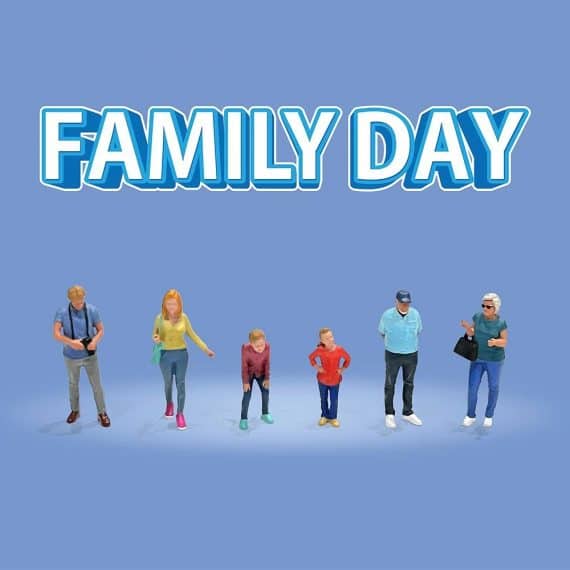 Figure Set: Family Day AD-2410