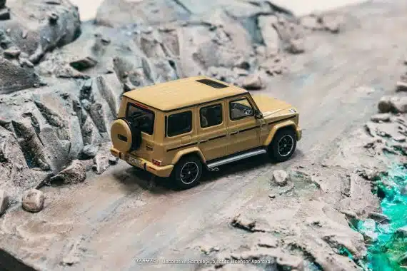 ROAD64 Mercedes-AMG G 63 Brown T64R-040-BR
