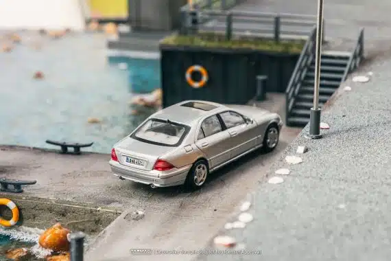 Mercedes-Benz S-Class Brilliant Silver Metallic