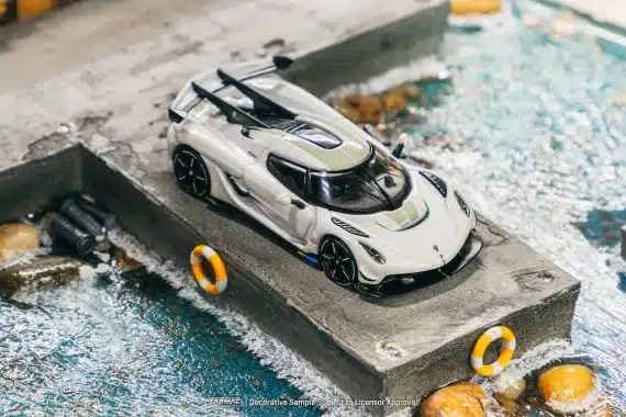 GLOBAL64 Koenigsegg Jesko Attack White T64G-TL052-WH