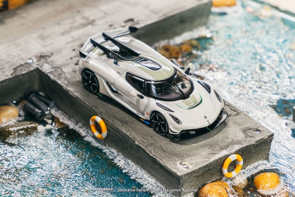 GLOBAL64 Koenigsegg Jesko Attack White T64G-TL052-WH