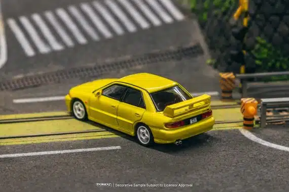 Mitsubishi Lancer GSR Evolution III Yellow
