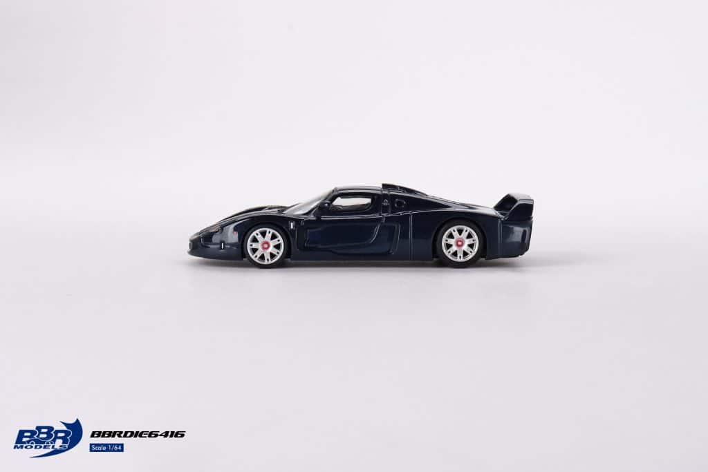 BBR Models 1:64 Maserati MC12 Stradale Blue Metallic w/Stripe BBRDIE6416