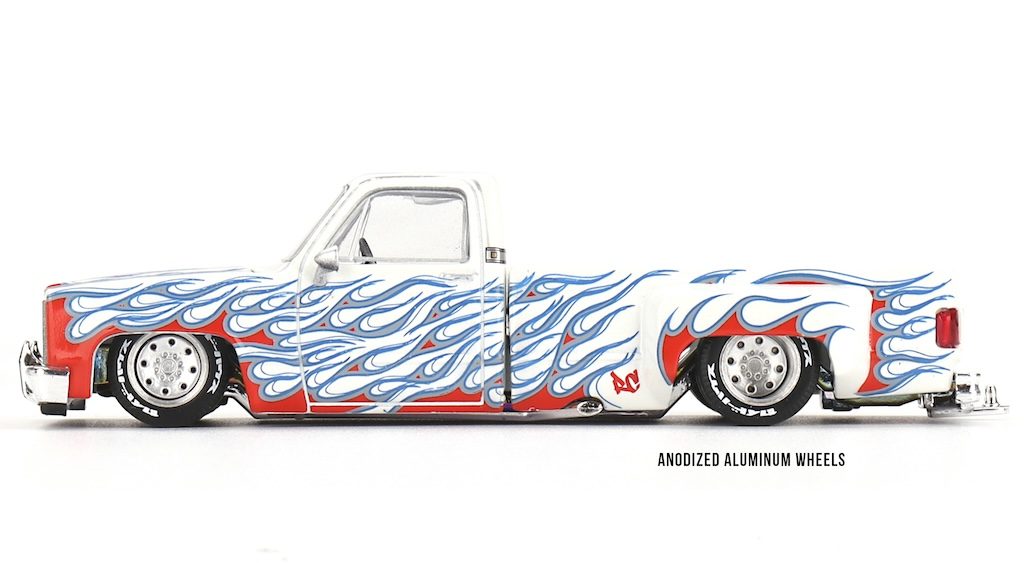 xv\\MINI GT No.156 Chevrolet Silverado Dually on Fire V2 KHMG157