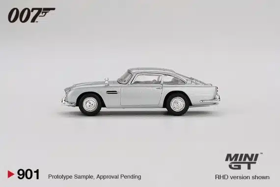 Aston Martin DB5 "Thunderball" English Blister Packaging