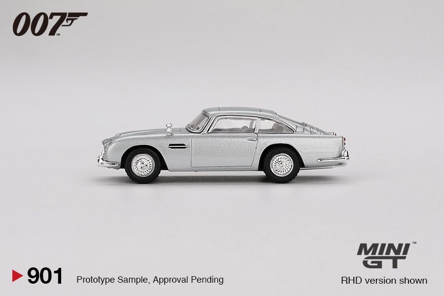 Aston Martin DB5 "Thunderball" English Blister Packaging