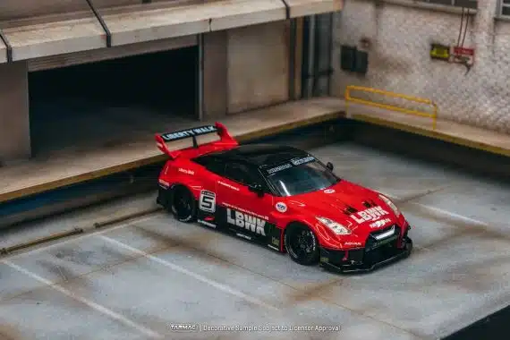 LB-Silhouette WORKS GT NISSAN 35GT-RR Silhouette T43-022-SIL