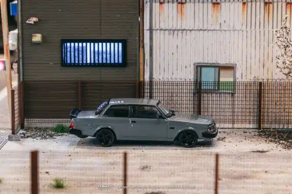Volvo 242 Custom Grey T64R-050-GRY