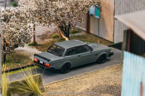 Volvo 242 Custom Grey T64R-050-GRY