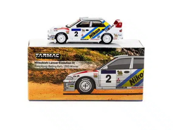 Tarmac Works 1:64 GLOBAL64 Mitsubishi Lancer Evolution III Hong Kong-Beijing Rally 1995 Winner T64G-050-95HKBR02